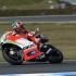 MotoGP na torze Motegi 2012 fotogaleria - hayden oglada sie za siebie